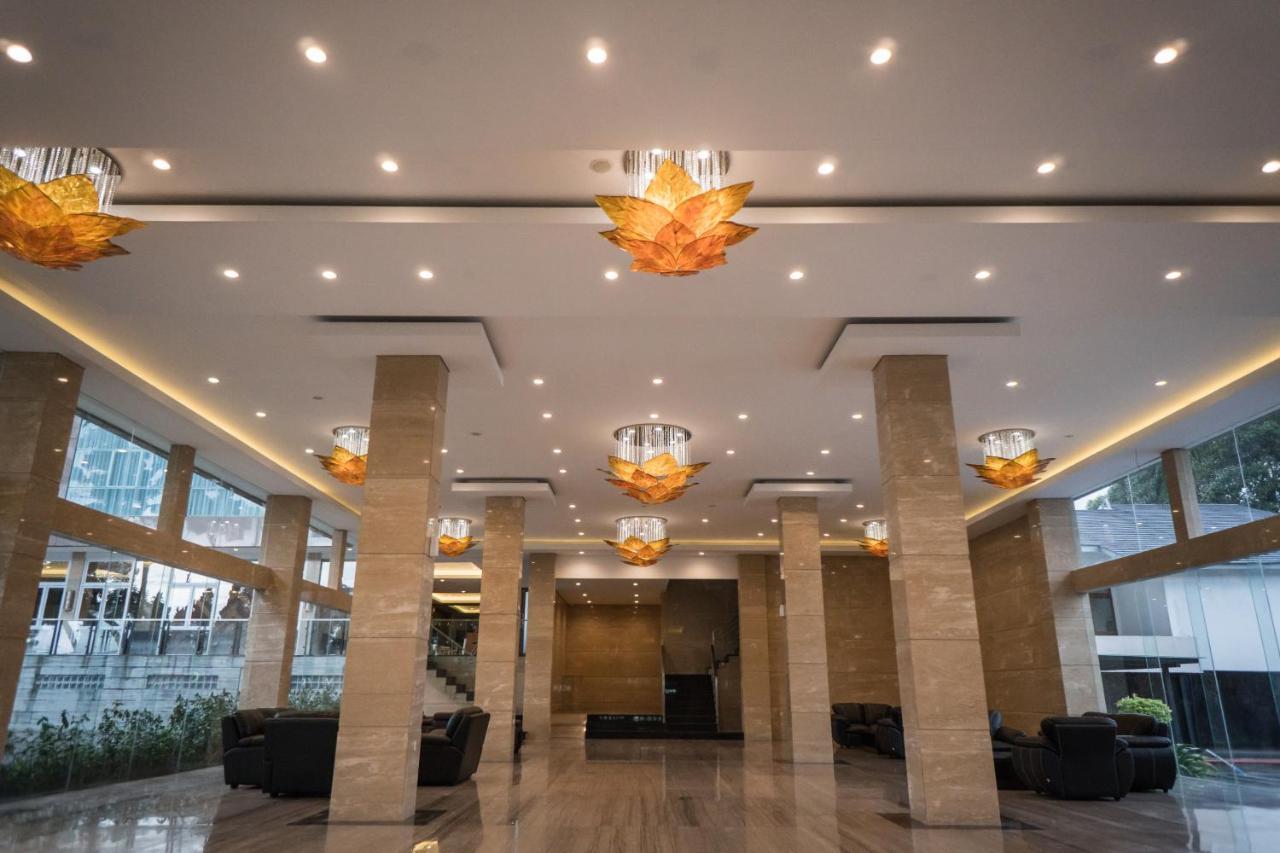 Novena Hotel Bandung Lembang Exterior foto